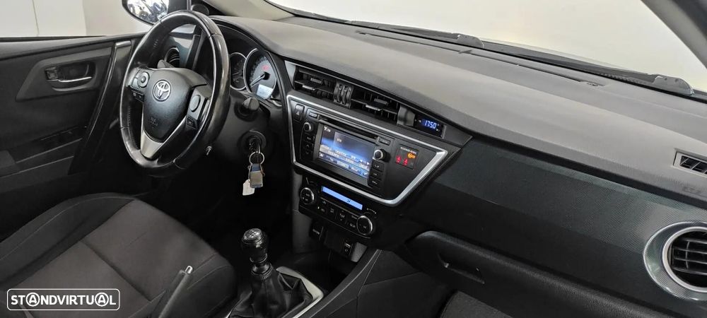 Toyota Auris Touring Sports 1.4 D-4D Comfort - 25