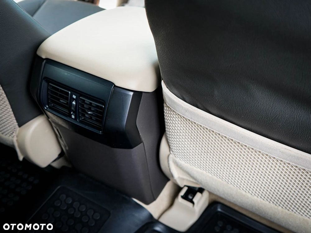 Toyota Land Cruiser LC 2.8 D-4D Prado - 29