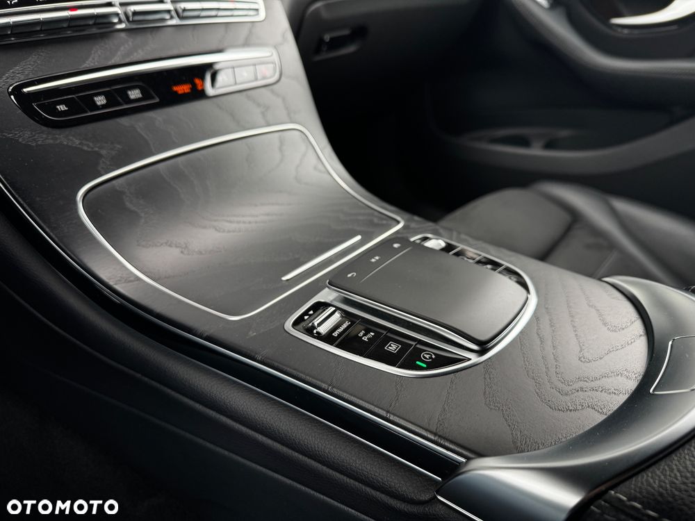 Mercedes-Benz GLC - 26