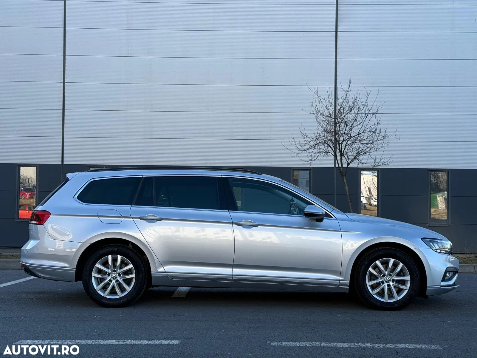 Volkswagen Passat Variant 2.0 TDI DSG Comfortline - 8