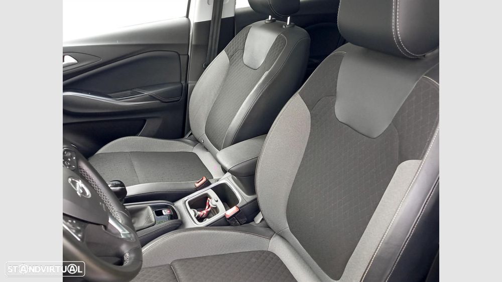 Opel Grandland X 1.2 T Innovation - 11