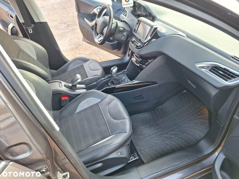 Peugeot 2008 1.6 BlueHDi Allure - 12