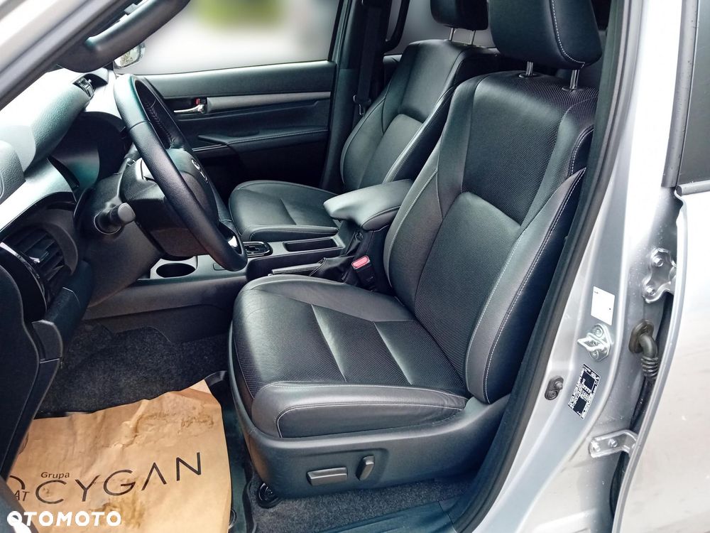 Toyota Hilux 2.8 D-4D Double Cab Invincible Sport 4x4 - 14