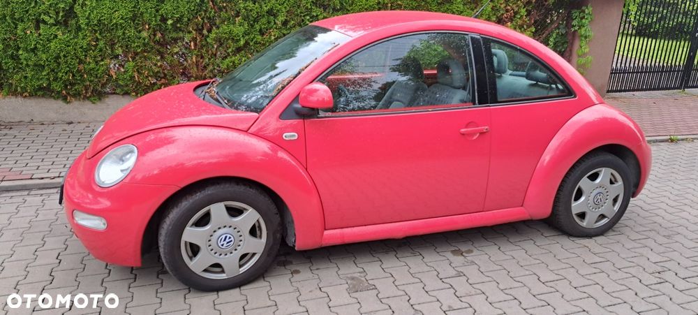 Volkswagen New Beetle - 2