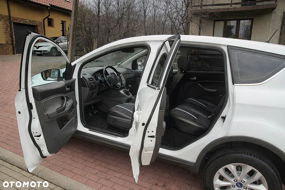 Ford Kuga 2.0 TDCi 4x4 Titanium - 16