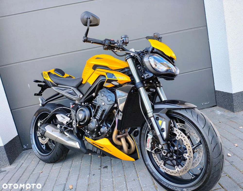 Triumph Street Triple - 1