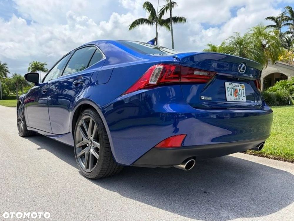 Lexus IS 200t / 300 F Sport - 19
