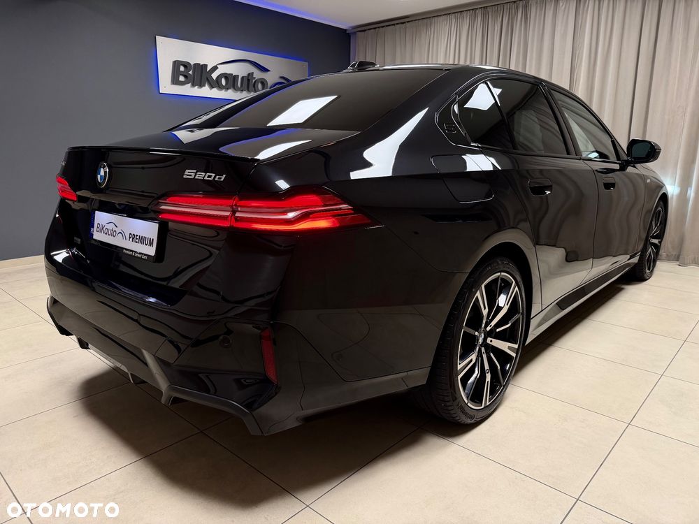 BMW 5 Series 2023 photo 3