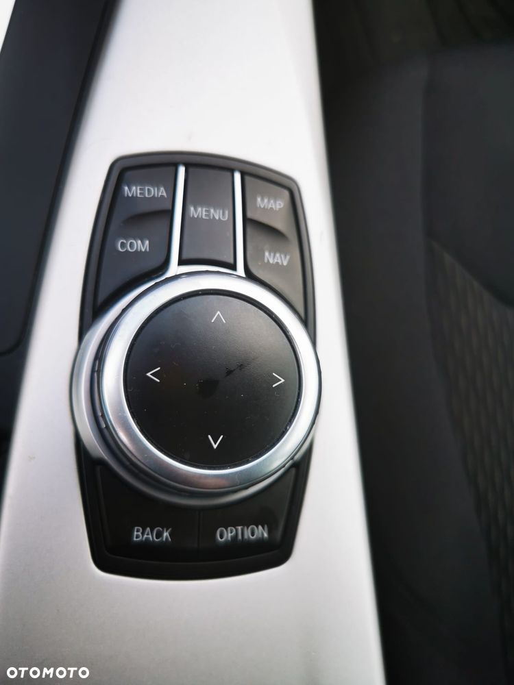 BMW 3GT 320i GPF xDrive Advantage - 8