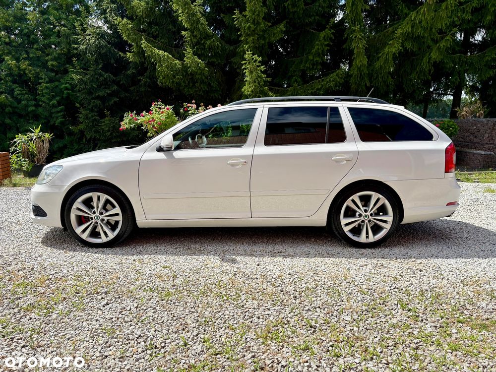 Skoda Octavia 2.0 TDI DPF DSG RS - 21