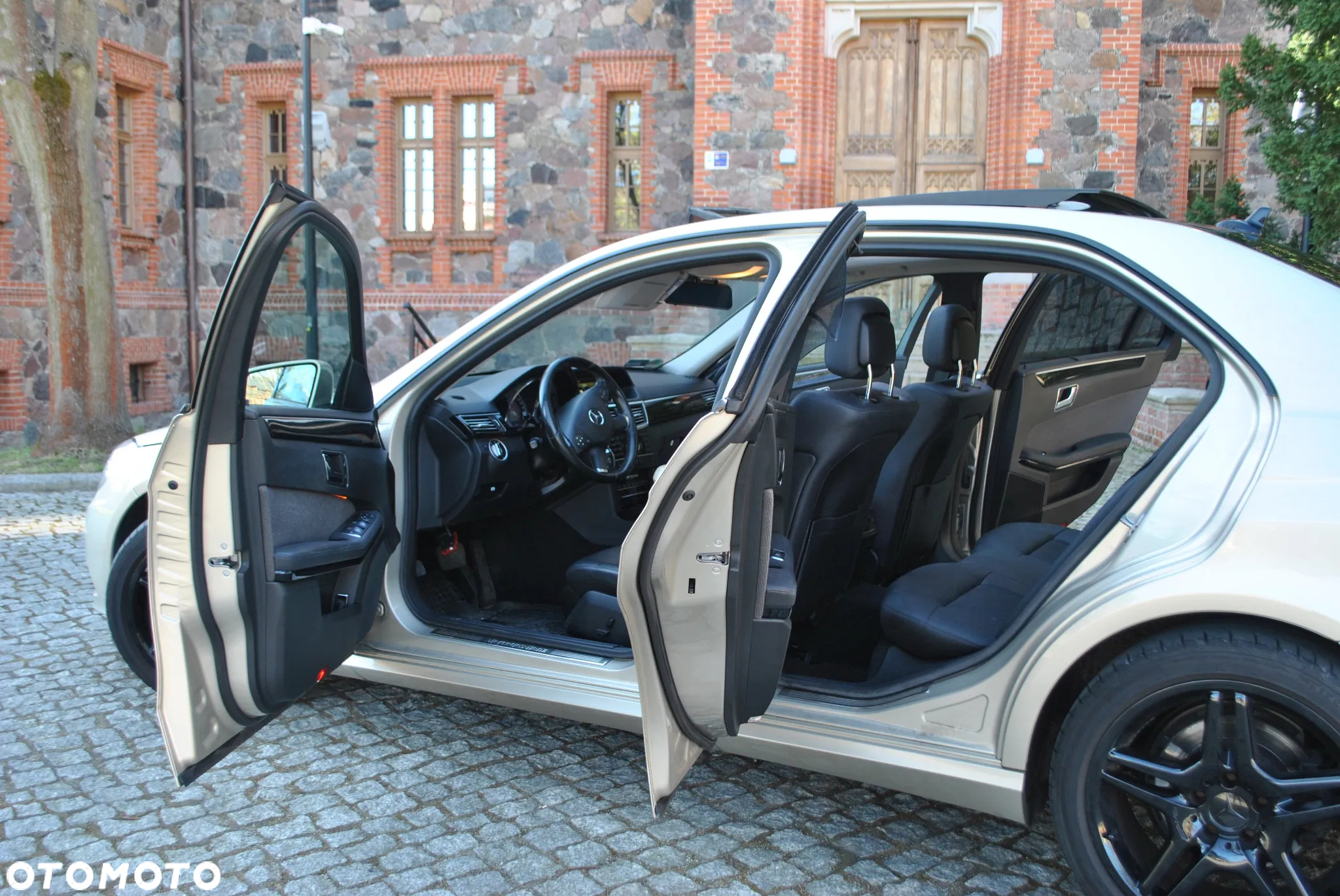 Mercedes-Benz Klasa E 350 T CDI DPF 4Matic BlueEFFICIENCY 7G-TRONIC - 13