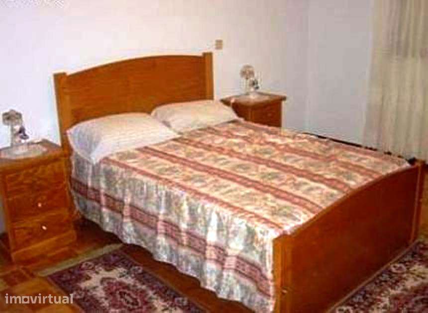 Apartamento T2 com varanda e garagem em Braga - Grande imagem: 3/9