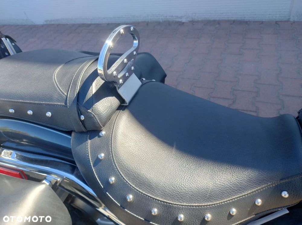 Suzuki Intruder - 11