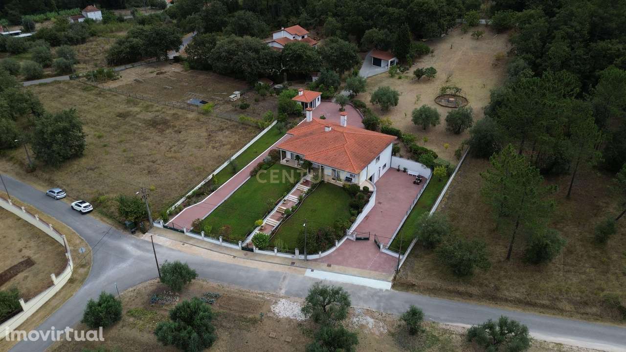 Conforto, Espaço e Natureza – Moradia T4 em Pomares, Pombal, Leiria. - Grande imagem: 3/52
