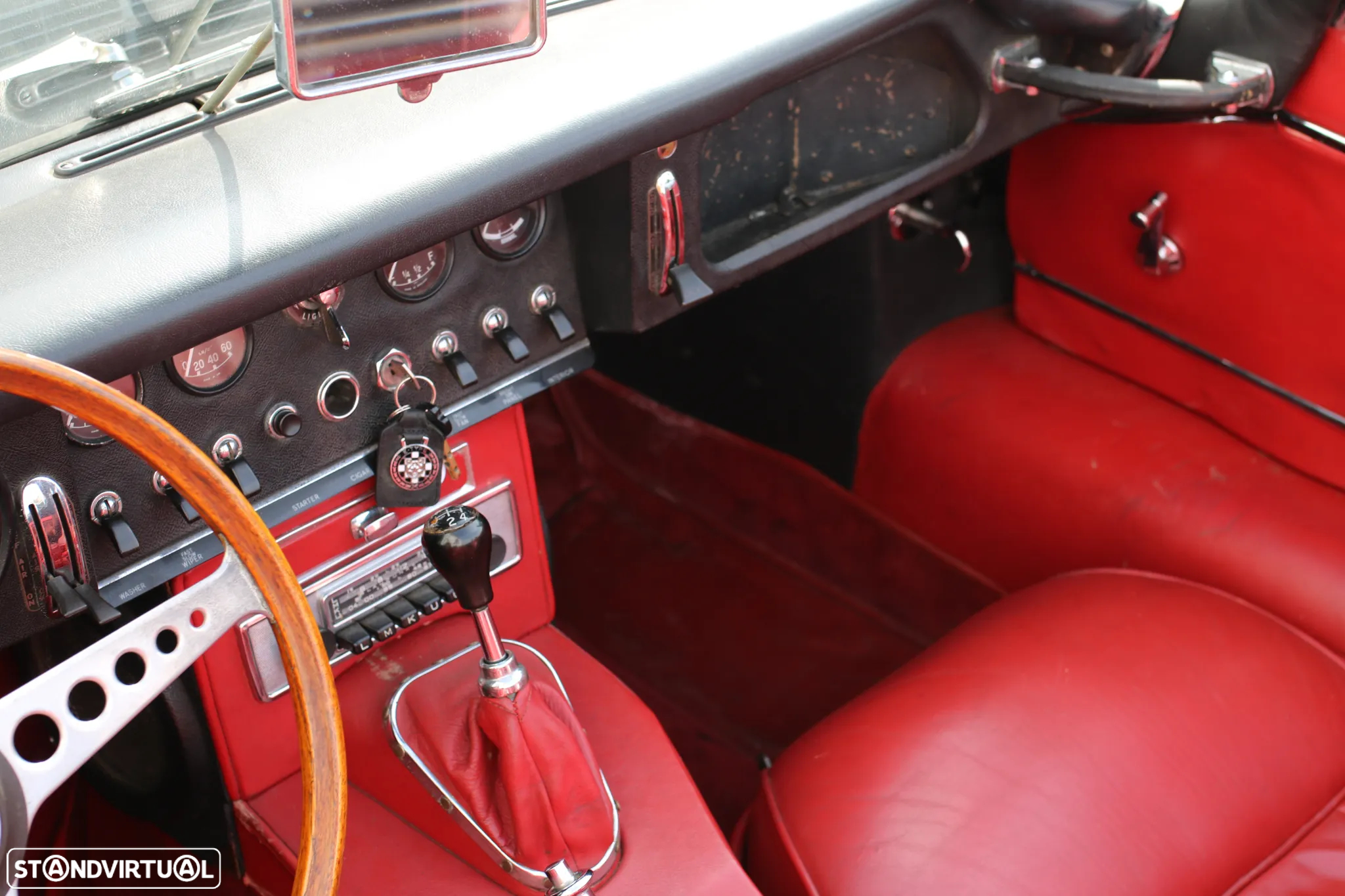 Jaguar E-Type - 10