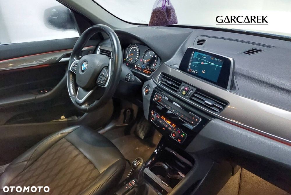 BMW X1 sDrive16d xLine - 19