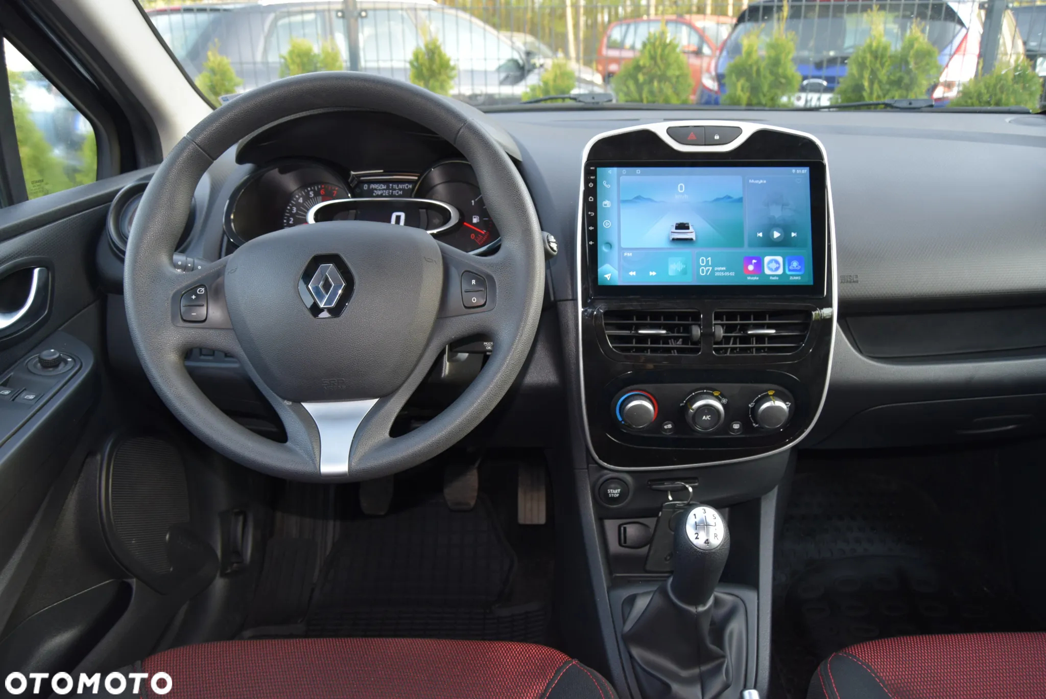 Renault Clio 1.2 16V 75 Life - 15