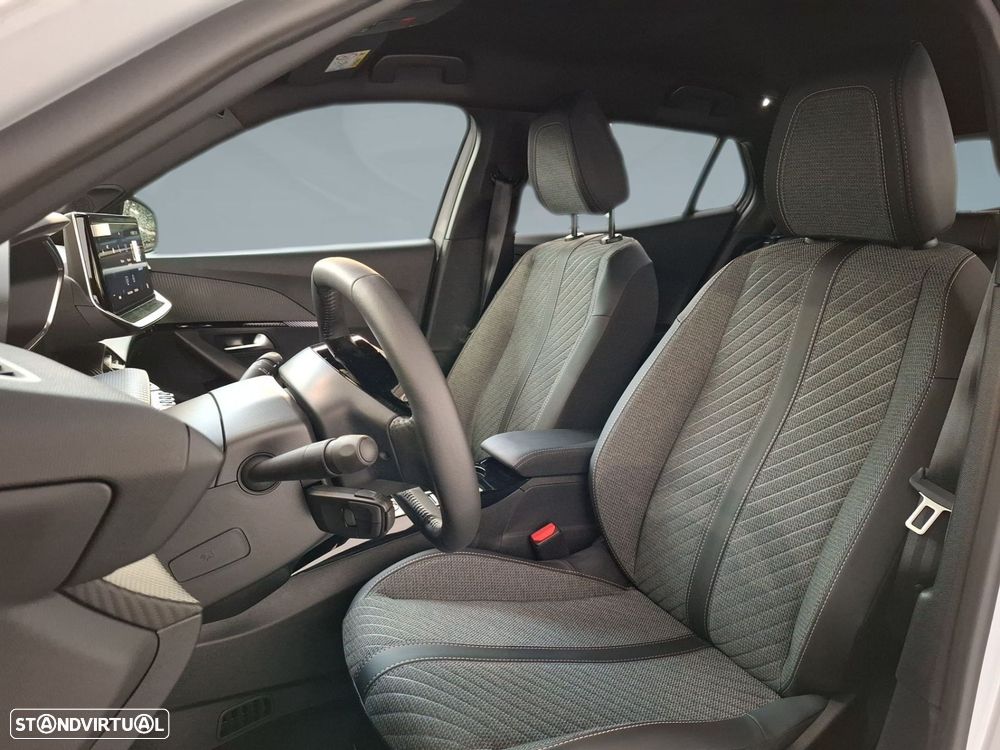 Peugeot e-2008 54 kWh Allure - 9