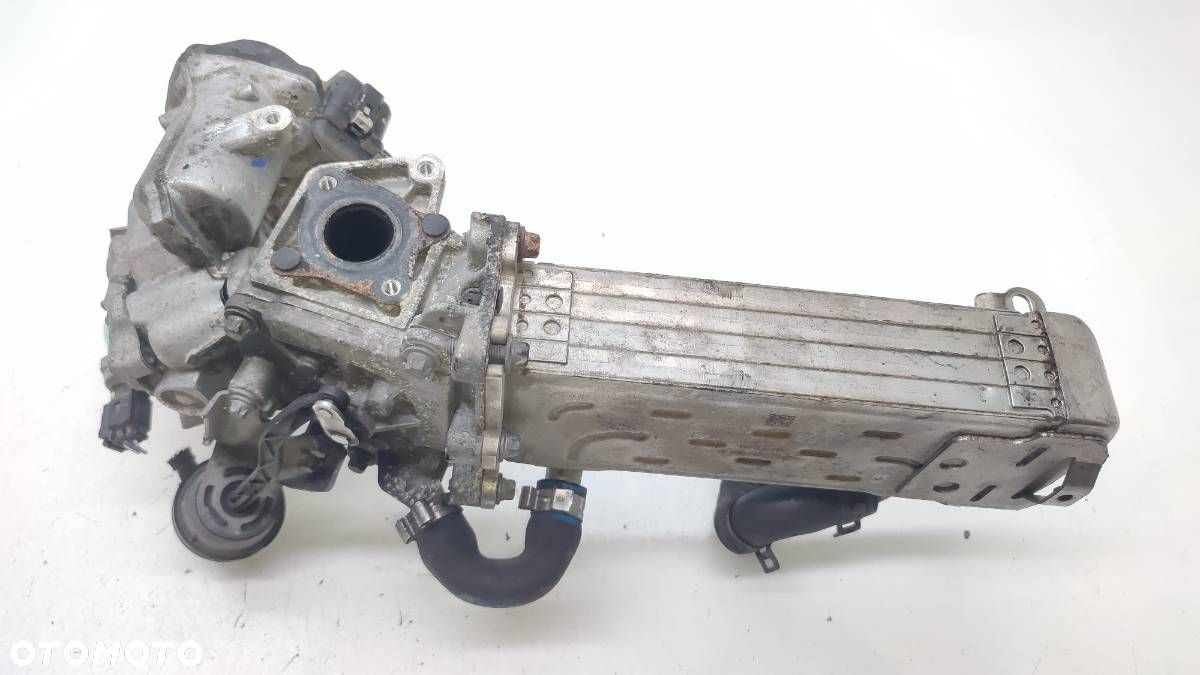 ZAWÓR CHŁODNICZKA PODSTAWA EGR 1.8 CDI B200 2012 MERCEDES W246 W176 - 5