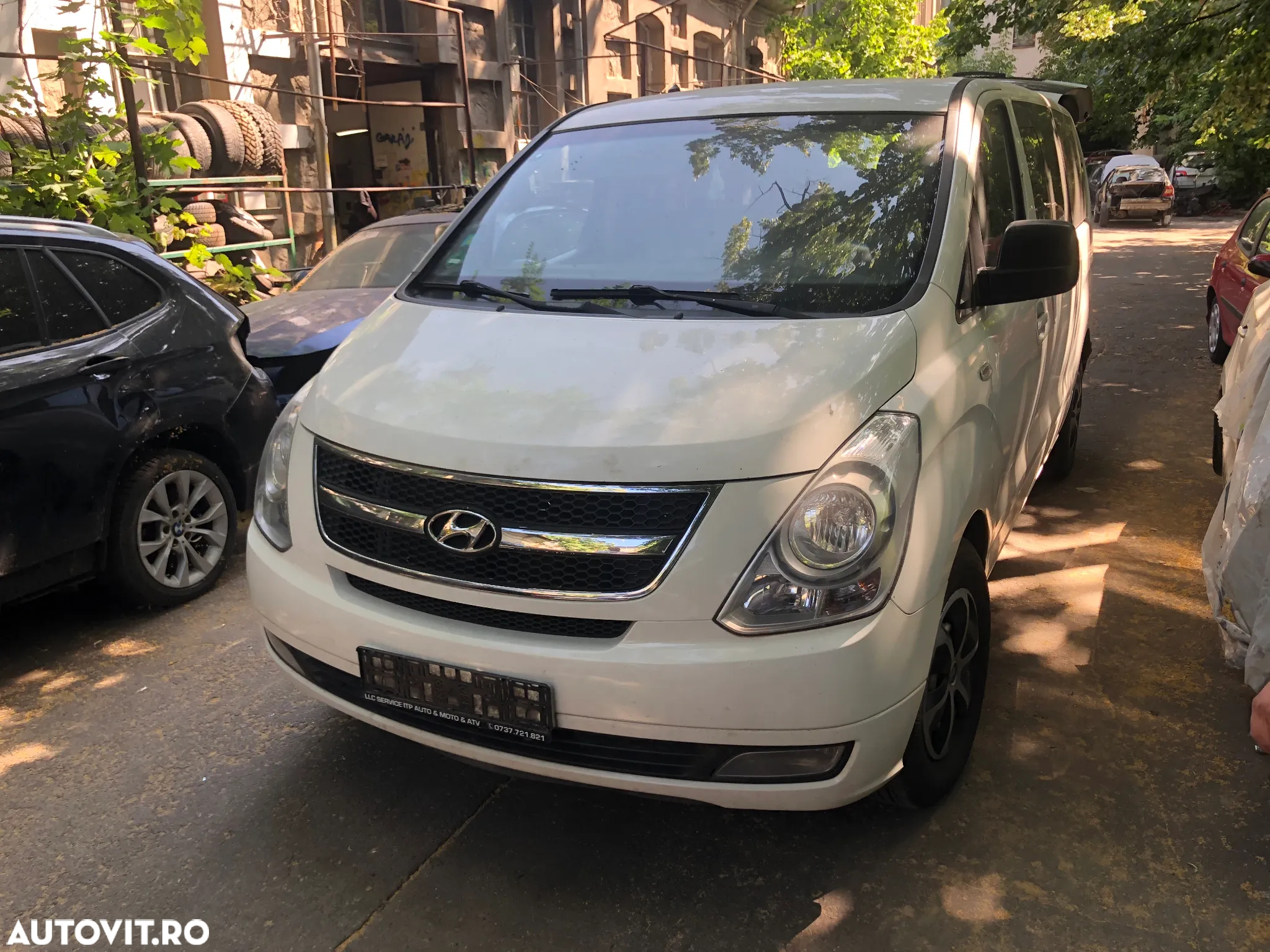 Dezmembrez Hyundai H1 alb 2011 diesel - 9