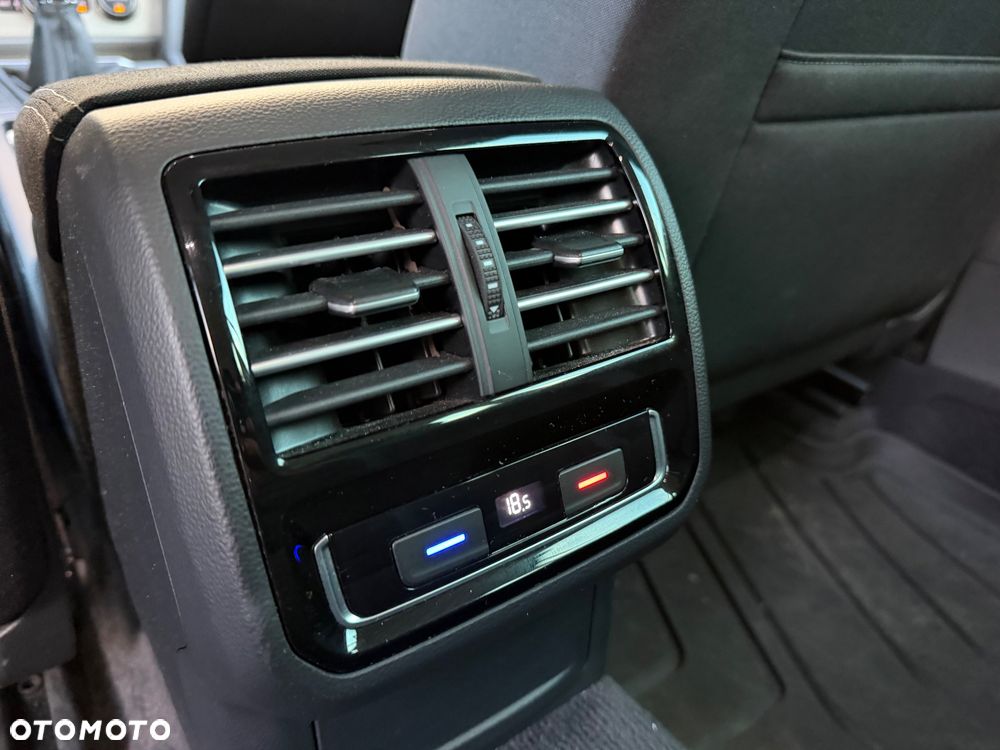 Volkswagen Passat 1.6 TDI (BlueMotion Technology) Comfortline - 30