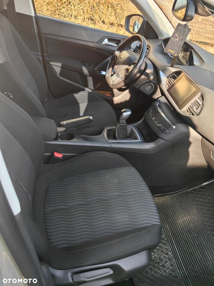 Peugeot 308 1.2 VTi/PureTech Access - 20