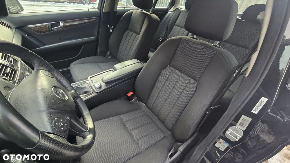 Mercedes-Benz Klasa C 220 CDI Elegance - 17