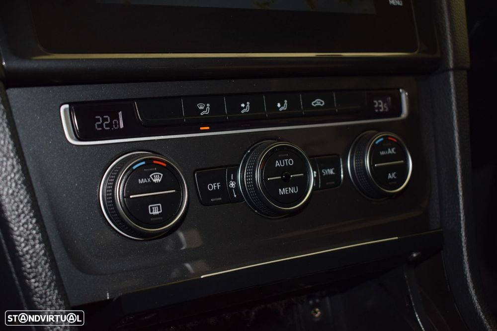 VW Golf Variant 1.6 TDi R-Line DSG - 14