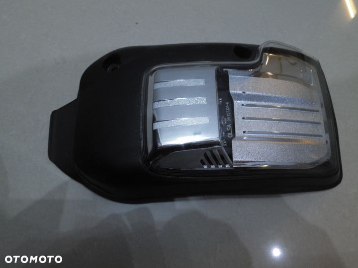 LAMPA OBRYSOWA OBRYSÓWKA LED PRAWA IVECO DAILY 19+ - 1