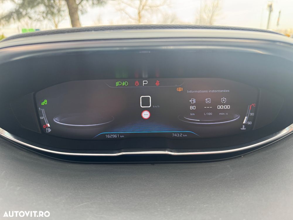 Peugeot 3008 PureTech 130 Stop & Start GPF EAT8 Active Pack - 10