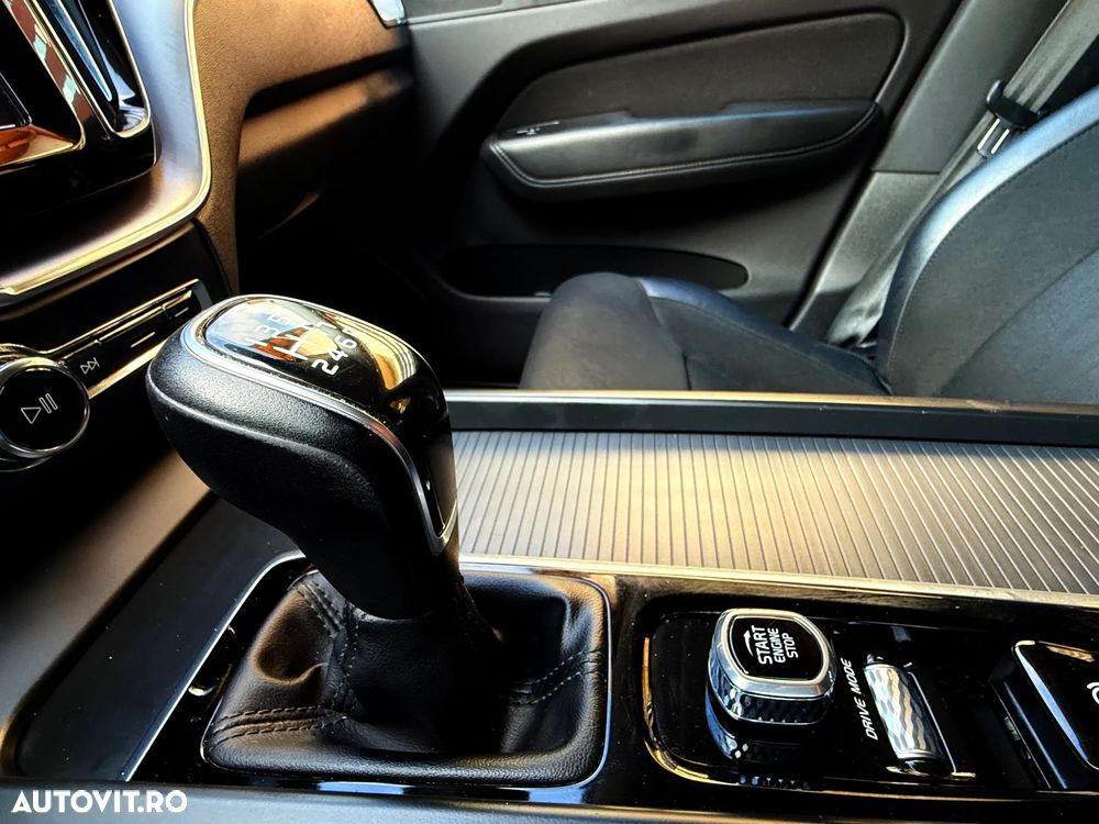 Volvo XC 60 D3 Momentum Pro - 30