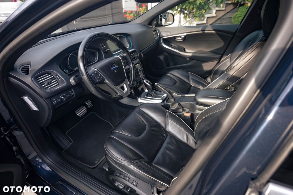 Volvo V40 D4 Geartronic RDesign - 24