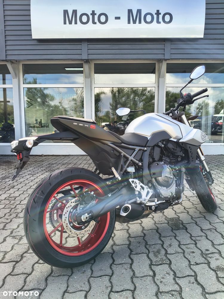 Suzuki GSX - 5