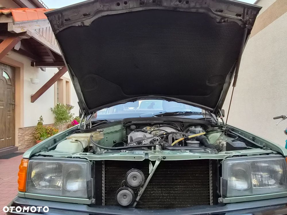 Mercedes-Benz W201 (190) - 30