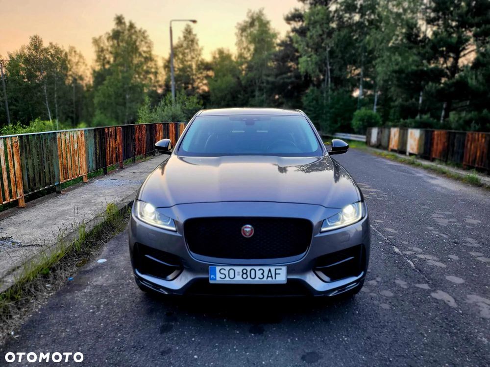 Jaguar F-Pace 20d AWD R-Sport - 11