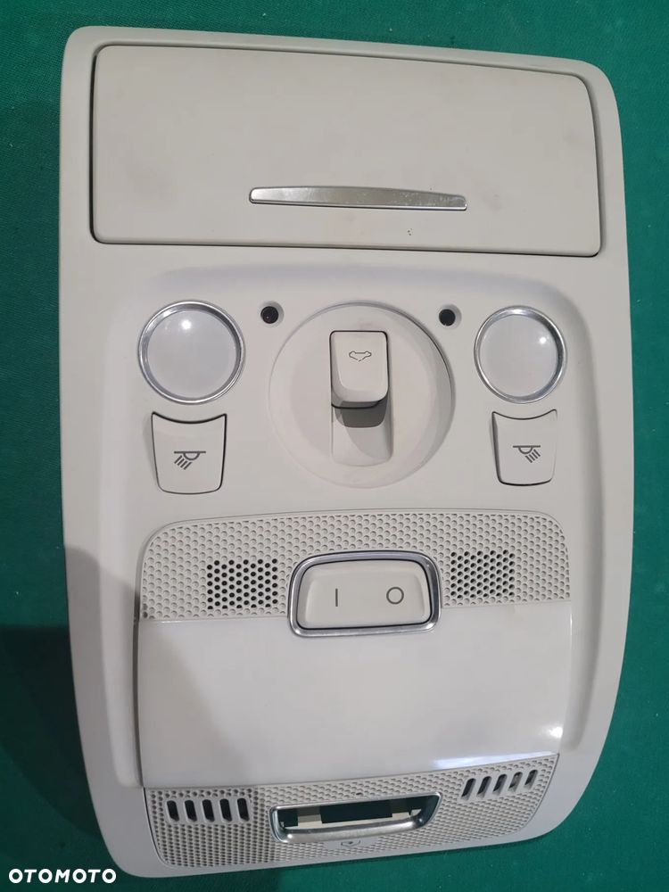 AUDI A4 B8 A5 Q5 LAMPKA PODSUFITKI 8T0947135H - 1