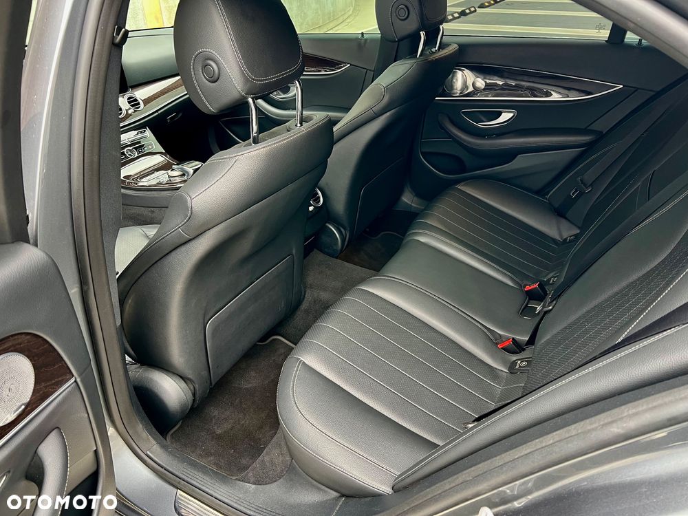 Mercedes-Benz Klasa E - 17