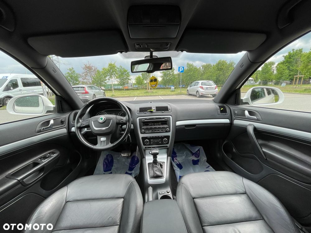 Skoda Octavia 2.0 TDI CR DPF DSG RS - 10