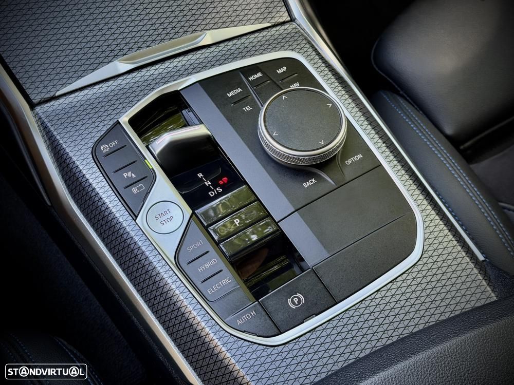 BMW 320 e Pack M Auto - 17