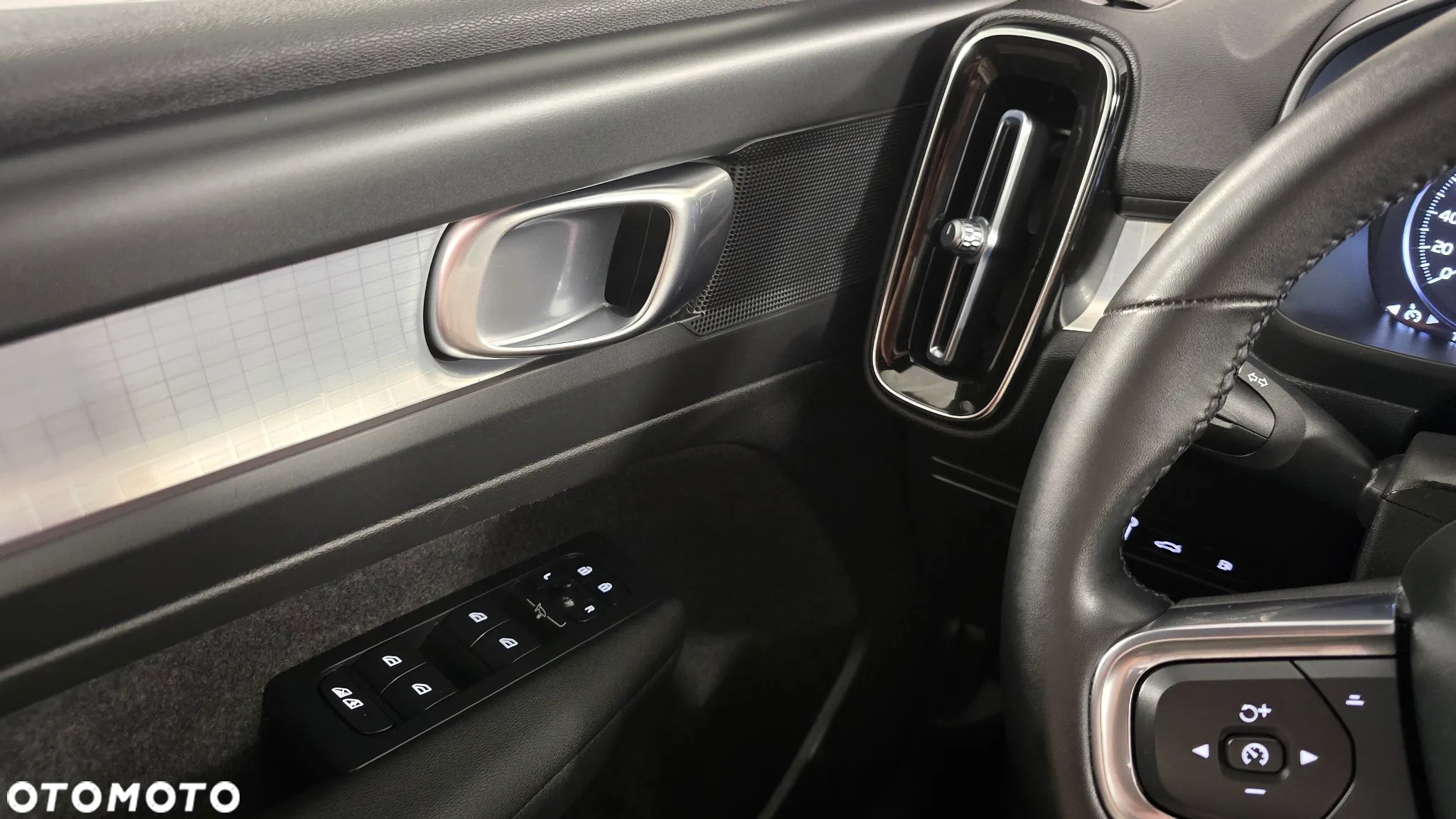 Volvo XC 40 T4 Recharge DKG Plus Dark - 19