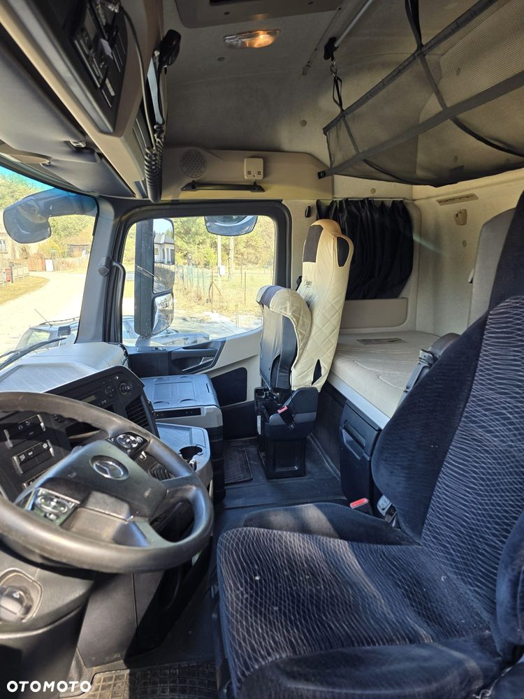 Mercedes-Benz Actros - 5