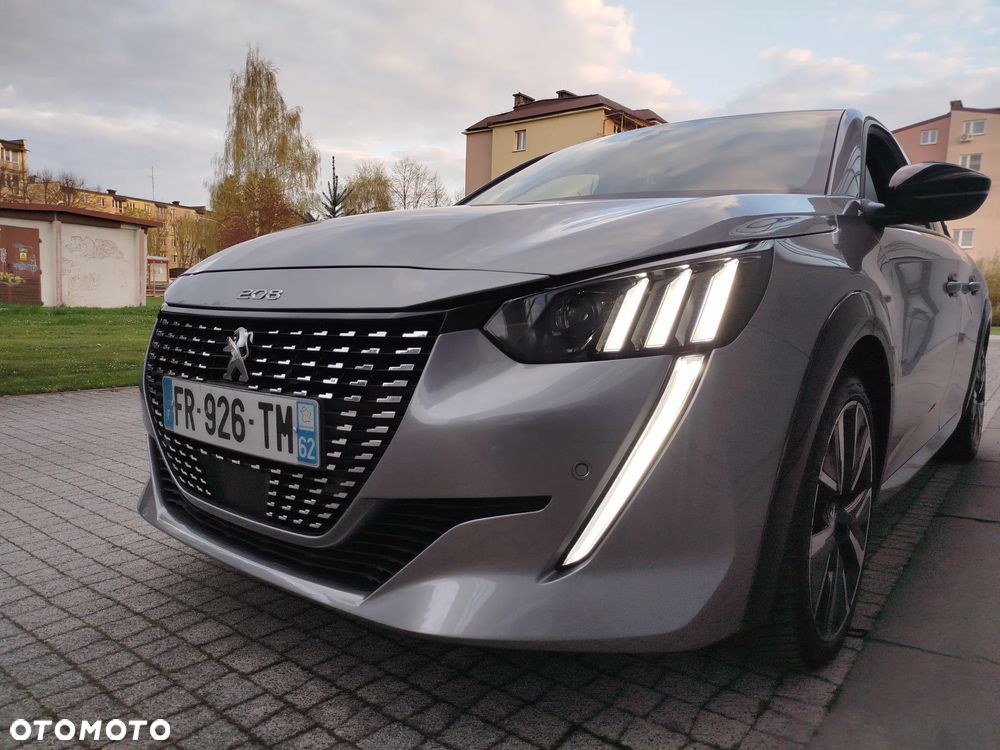Peugeot 208 PureTech 100 GT - 31