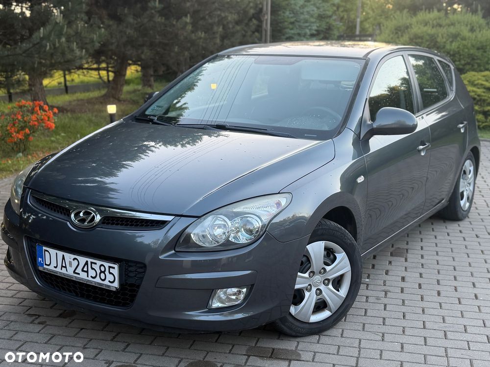 Hyundai i30 1.6 Automatik Comfort - 1