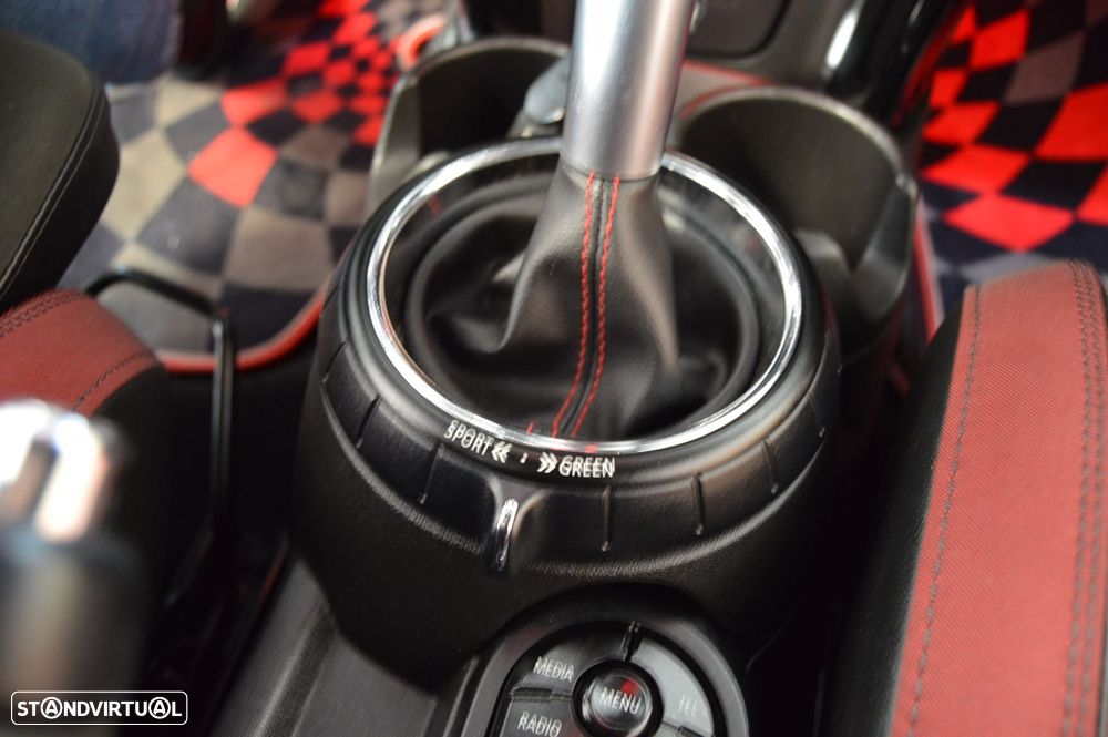 MINI 3 Portas John Cooper Works Auto Desportiva - 47