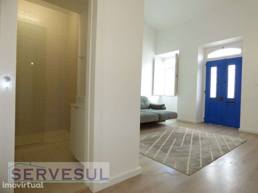 Casa térrea totalmente renovada com 1 quarto e pequeno quintal, loc... - Grande imagem: 4/25