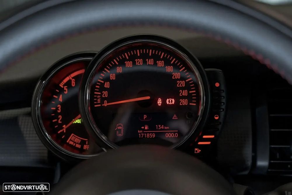 MINI 5 Portas Cooper D Auto - 14