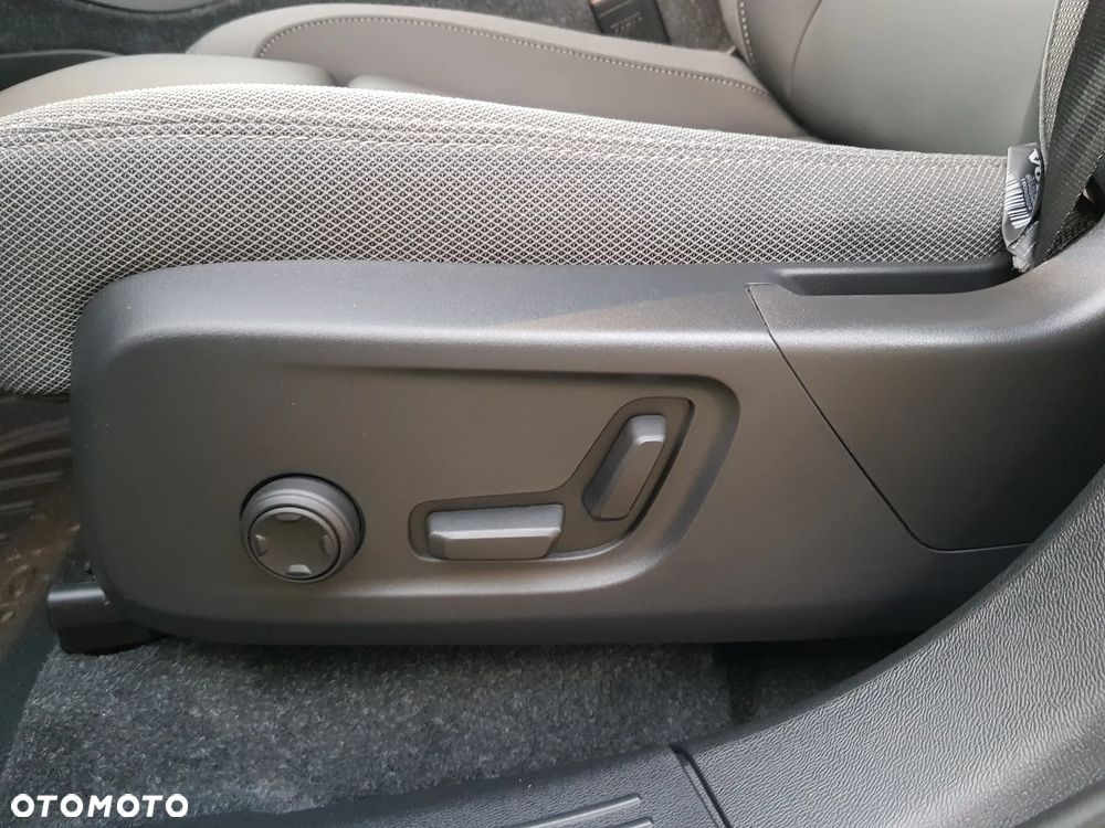 Volvo XC 40 Recharge 82 kWh Single M Extended Range RWD Plus - 27