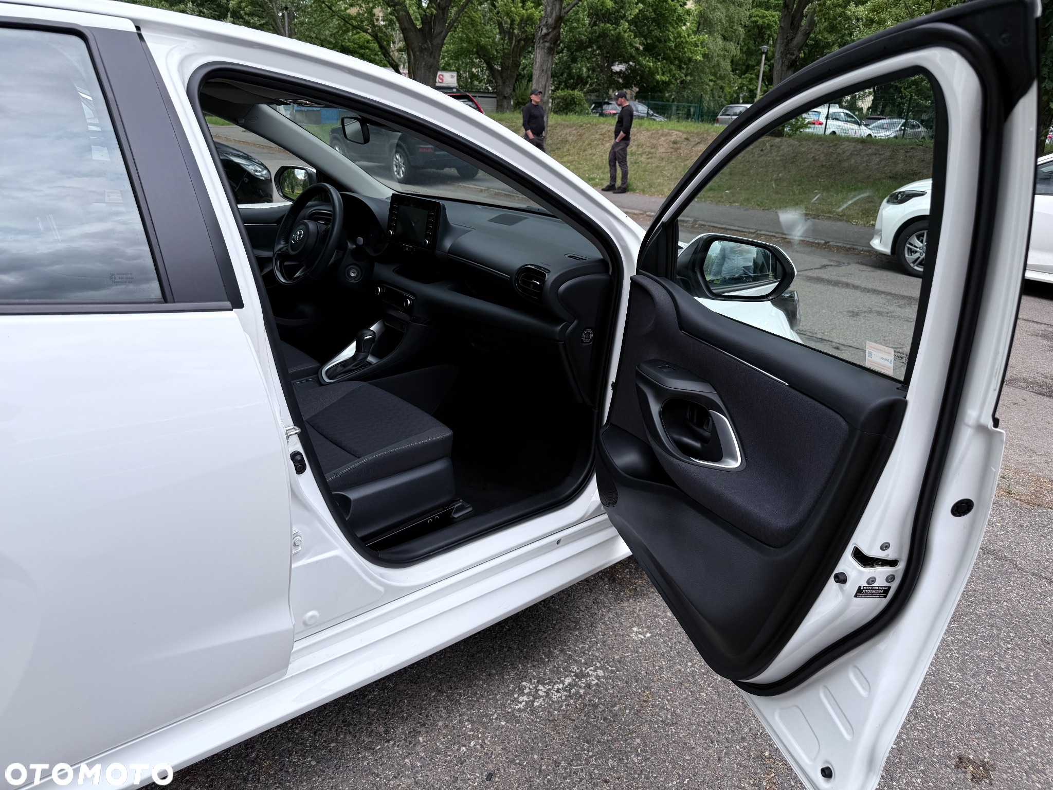 Toyota Yaris 1.5 Comfort CVT - 12
