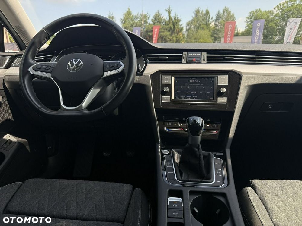Volkswagen Passat - 13