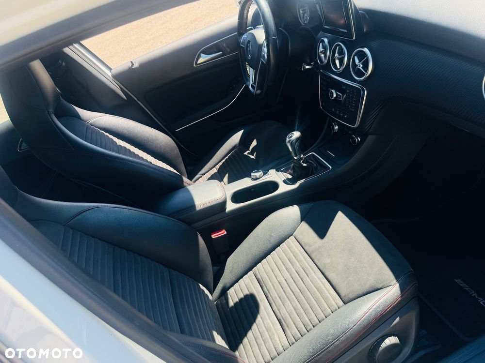 Mercedes-Benz Klasa A 180 (BlueEFFICIENCY) AMG Sport - 32
